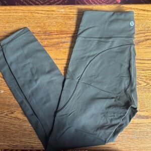 Lululemon women’s green leggings size 6 (wunder under train with pockets)